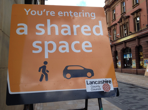Shared space sign